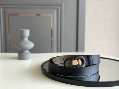 正品有售Ferragamo 菲拉格慕 Italy专柜在售正品 此款采用原厂进口皮制作 走线油边细致 正品开模 搭配原版Gancio五金 3.5Cm规格 顶级