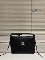 复刻版 鱼子纹 Chanel饭盒｜饭盒银色星星 让我看看你的夏日小可爱 Chanel25C白色饭盒包 集清新可爱为一体