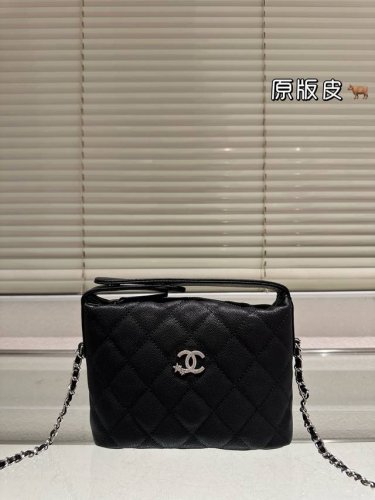复刻版 鱼子纹 Chanel饭盒｜饭盒银色星星 让我看看你的夏日小可爱 Chanel25C白色饭盒包 集清新可爱为一体