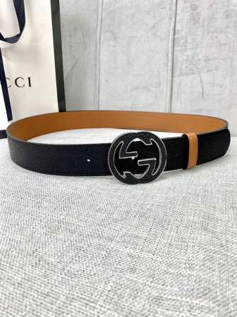 特 宽度3.8Cm Gucci Gg Marmont系列每一季都会推陈出新，为灵感源于70年代的标志性原版gg6.0Cm钢扣配件注入现代精髓。这款双色头层牛皮腰 - 点击图像关闭