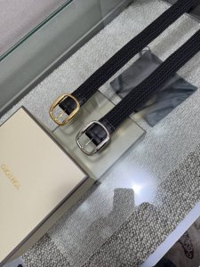 汤姆福特最新网红爆款双面头层牛皮专柜同步3.8宽新款上市了 原版牛皮 搭配铜扣 优雅 大方用的方便 谢谢你转载