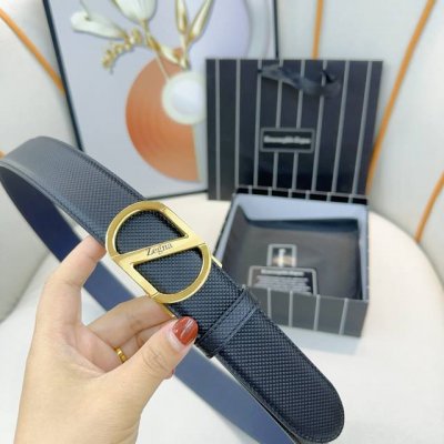 特 品牌：杰尼亚 进口小牛皮，手感细腻柔软。搭配纯钢精品扣，自动扣男士必备！宽度：3.5Cm