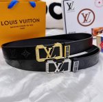 皮带：Lv..路易..威登顶级复刻. 腰带：原单品质百分百头层牛皮，保证真皮。镶嵌颗颗饱满钻石镶钻工艺.真空电镀.永不掉色.24K实心纯钢扣头层小牛皮老