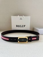 特 Bally巴利 专柜同款 宽3.4Cm 这款选用面皮搭布条 反面进口牛皮精制而成 正面金属搭扣，简约百搭 可调式长度可轻松匹配完美尺寸