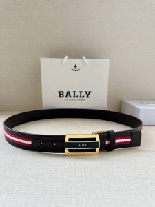 特 Bally巴利 专柜同款 宽3.4Cm 这款选用面皮搭布条 反面进口牛皮精制而成 正面金属搭扣，简约百搭 可调式长度可轻松匹配完美尺寸