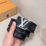 特P180 Louis Vuitton、独家Lv腰带 系列 钢五金 精致手工绘边 柔软舒适 宽3.8Cm。