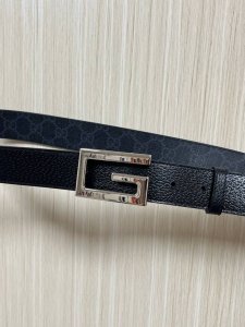 3.5宽黑仿.猪皮纹，双面进口皮，搭配精品旋转夹扣，