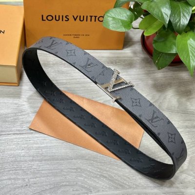 图片包装 Lv.路易威登 宽40Mm双面原版小牛皮 搭配单钌钯电镀扣 完美的手感.油边 出众的设计.风格 高贵奢华 时尚大方 高清实拍 货真价实 品质保证 双面