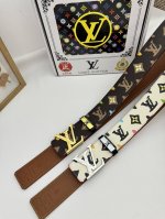 品名：LV..路易..威登原单 材质：原单牛皮腰带 百分百头层牛皮腰带保证真皮，24K纯钢扣，专柜原单品质、做工精细，时尚大牌，送人自用首选 包装： 请认准如图