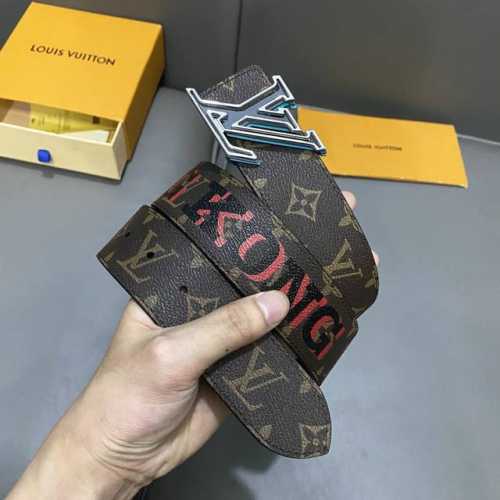 原版包裝 L0Uis Vuitt0N 經典男士原單腰帶 寬度40毫米 進口小牛皮做底絲印品牌Logo 搭配經典老花格面 配已三層精鋼五金 可雙面佩戴 適合沈穩低