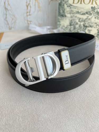 品名：迪奥. Dior 腰带自动带 皮带 型号：自动扣，纯钢材质自动扣，自动带身，图片实物拍摄 材料：百分百头层牛皮，保证真皮。24K纯钢扣专柜同等质量， 双面