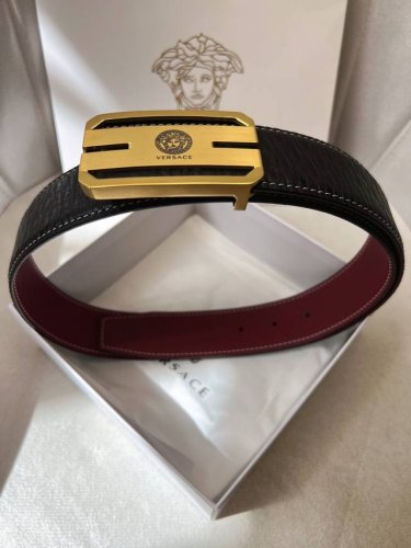 范思哲．原单头层牛皮孔雀纹面：内衬头层牛皮压横条纹底．搭配原单扣,原产皮料定制，专柜宽度4.0