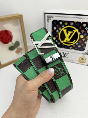 品名：Lv..路易..威登原单 材质：原单牛皮腰带 百分百头层牛皮腰带保证真皮，24K纯钢扣，专柜原单品质、做工精细，时尚大牌，送人自用首选包装： 请认准如图专
