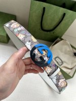 宽度3.8Cm Gucci Gg Marmont系列每一季都会推陈出新，为灵感源于70年代的标志性gg配件注入宠物现代精髓。这款gg Supreme帆布腰带反面