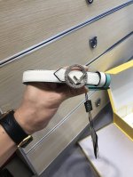 配送专柜包装 打孔针 特 宽20 Mm，原单进口双面头层牛皮，搭配原单钌钯电镀F钻扣，手感.油边近乎完美，原产掌纹皮料定制，双面可用，质感无可挑剔，出众的细节，