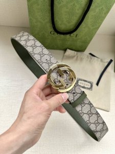 特 宽度3.8Cm Gg Marmont系列每一季都会推陈出新，为灵感源于70年代的标志性双G搭扣注入现代精髓。这款黑色 米色和乌木色Gg Supreme帆布腰