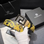 范思哲 宽4.0Cm 双面腰带，旋转扣，双面可用 新款男士皮革腰带，饰有立体La Medusa双面搭扣。皮带一面为光滑质地，另一面饰有棋盘格图案和Barocco