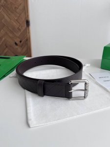 Bv 2026新款Intrecciato Stamp编织腰腰带 原厂牛皮压印Intrecciato编织图案 搭配微复古银色编织纹滚筒针扣 宽度3.5厘米 颜色:
