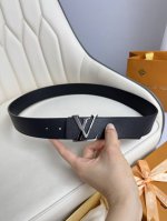 路易威登 Lv 全套包装 40Mm宽度 正品一体铸造五金钢扣 原厂皮料 双面原厂定制面料 区别市场货