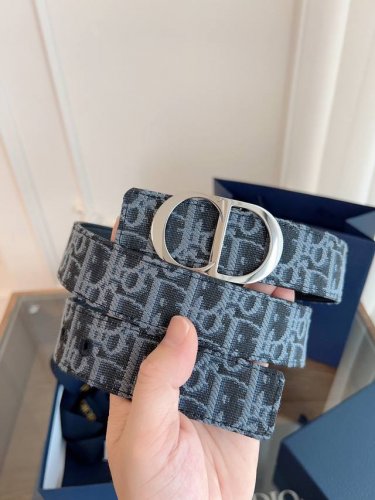 Dior 迪奥 加强版法国原厂皮料，Oblique浅蓝布 黑色牛皮 品质毋庸置疑 没有更好 只有最好 尺寸3.5厘米