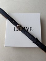 品牌:博柏利 价格p特 尺寸:带宽20Mm 正品尺寸 五金材质:专柜精品扣 真空电镀 工艺精细 带身材质:天然头层牛皮 质感十足 手感柔软 时尚个性 经典百搭