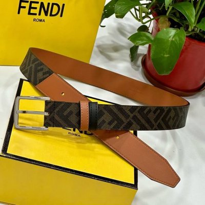 特 Fendi芬迪专柜同款 宽35Mm 双环正反用腰带 Ff按钉搭扣 棕色Cuoio Romano皮革材质 反面面料带有烟草黄和棕色Ff图案 针扣金属饰面 时尚
