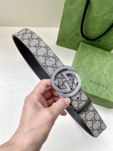 特 宽度3.8Cm Gucci Gg Supreme帆布腰带，饰以互扣式双 G 带扣。腰带为意大利尺寸， 黑色 蓝色 米色 乌木色 Gg Supreme帆布，采