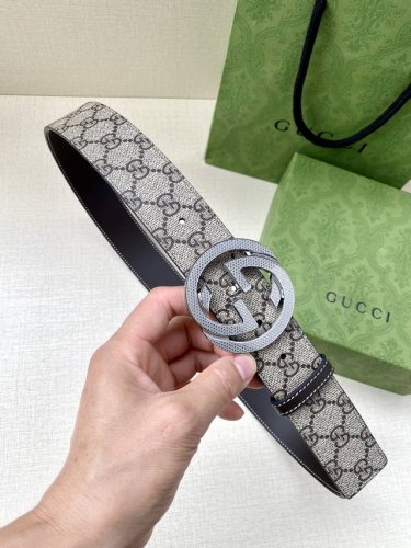 特 宽度3.8Cm Gucci Gg Supreme帆布腰带，饰以互扣式双 G 带扣。腰带为意大利尺寸， 黑色 蓝色 米色 乌木色 Gg Supreme帆布，采