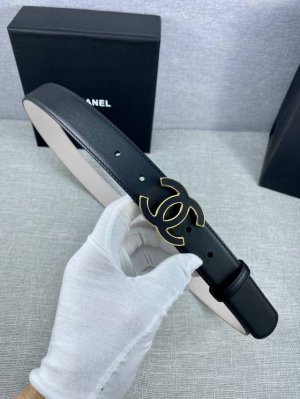 宽度3.0Cm Chanel 香奈儿 女士腰带皮带新款柔软的内衬进口小牛皮搭配精品钢扣金 银色扣。