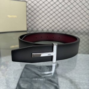 汤姆福特最新网红爆款双面头层牛皮专柜同步3.8宽新款上市了，原版牛皮，搭配铜扣，优雅，大方用的方便。谢谢你转载。