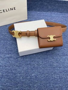 品牌赛琳女带 2.5Cm 特 描述双面原版皮不可调节式皮带，小牛皮材质，配有钯金色和银色钢金属扣 牛皮材质 不锈钢 意大利制造 腰带为意大利尺寸，请在购买前参阅