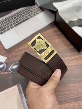 特P190 范思哲皮革腰带，宽度：3.5Cm,以经典美杜莎头像装饰设计。 - 点击图像关闭