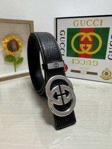 品名：古奇.Gu...Ci 原单 材质：原单牛皮腰带 专柜原单品质、做工精细，时尚大牌，送人自用首选 包装： 请认准如图专柜包装赠送打孔器手提袋