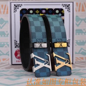 腰带皮带：Lv 路易威登原单牛皮腰带 男款皮带：材质百分百头层牛皮腰带保证真皮皮带，专柜原单品质、做工精细，时尚大牌，送人自用首选包装： 请认准如图专柜包装赠送