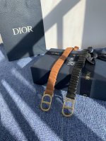 宽度：20 毫米 0.8 英寸550115 DDD 搭扣尺寸：4.3 X 2.6 厘米 1.5 X 1 英寸 长 X 高 DDD 如需更多信息，请查看尺寸指南这