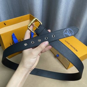 寬：35Mm Louis Vuitton 海外原單代購級別 老鼠貨 寬度35毫米 編碼m0044 黑色進口小牛皮內襯 尾巴壓有路易威登藍色字樣 獨具特色 精品復