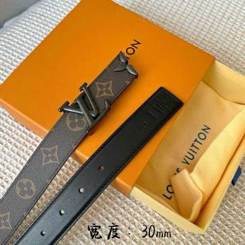 原版包裝 驢家女士腰帶 寬度3Cm 全新風格定制帆布面料襯托細膩的進口小牛皮 皮帶末端有金色金屬花卉點綴 花卉側面視有Logo鋼印標識 搭配新款字母搭扣 雙面用