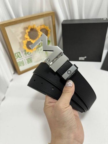品名：万宝龙 Montblanc 材质：原单牛皮腰带 百分百头层牛皮腰带保证真皮，24K纯钢扣，专柜原单品质、做工精细，时尚大牌，送人自用首选 包装： 请认准如