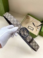 宽度4.0Cm Gucci Marmont系列每一季都会推陈出新，为灵感源于70年代的标志性Gg配件注入现代精髓。Supreme帆布印花 腰带反面采用咖啡色原版