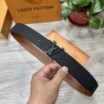 Lv.路易威登 宽40Mm双面原版小牛皮 搭配单钌钯电镀扣 完美的手感.油边 出众的设计.风格 高贵奢华 时尚大方 高清实拍 货真价实 品质保证 双面用