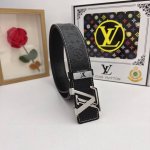 品名：Lv..路易..威登原单 材质：原单牛皮腰带 百分百头层牛皮腰带保证真皮，24K纯钢扣，专柜原单品质、做工精细，时尚大牌，送人自用首选 包装： 请认准如图