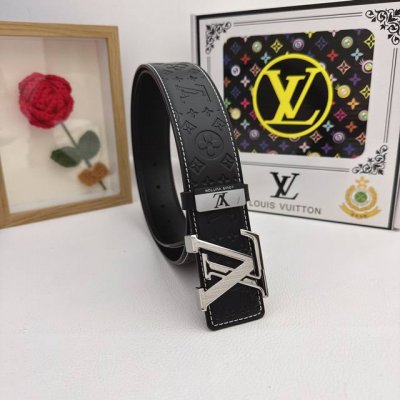 品名：Lv..路易..威登原单 材质：原单牛皮腰带 百分百头层牛皮腰带保证真皮，24K纯钢扣，专柜原单品质、做工精细，时尚大牌，送人自用首选 包装： 请认准如图