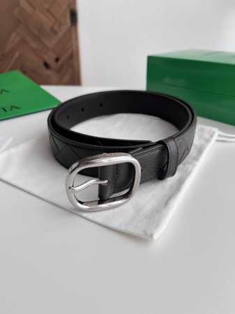 -Bv 2025最新款男士编织腰带 纯手工Intreccio大格子编织 意大利荔枝纹小牛皮搭配椭圆形微复古银色针扣 侧面有标识 可活动皮圈 宽度35Mm 颜色: - 点击图像关闭