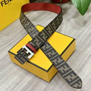 Fendi 芬迪 专柜同款 宽4.0Cm 双环正反用腰带 Ff按钉搭扣 红色cuoio Romano皮革材质 反面面料带有烟草黄和黑色ff图案 黑色珐琅金属饰面