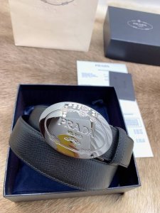 Prada 纯原普拉达双面腰带，意大利外贸公司单，Saffiano十字纹牛皮，原厂拉丝五金。男士时尚日常生活皮带，上身效果百搭休闲。宽度3.5Cm，官网同步！