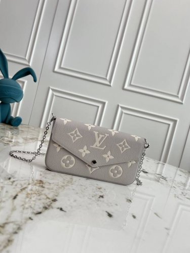 顶级原单芯片版M14227 本款 Pochette FéLicie 链条包为柔软 Monogram Empreinte 皮革压印经典 Monogram 图案，以