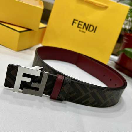 p190 Fendi（芬迪）专柜同款 宽4.0Cm 双环正反用腰带 Ff按钉搭扣 酒红色Cuoio Romano皮革材质 反面面料带有烟草黄和黑色Ff图案 四方 - 点击图像关闭