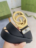 品名：古奇.Gu...Cci 腰带自动带 皮带 型号：自动扣，纯钢材质自动扣，自动带身，尾部外穿款 材料：百分百头层牛皮，保证真皮。24K纯钢扣专柜同等质量，