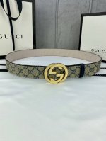 宽度4.0Cm Gucci Marmont系列每一季都会推陈出新，为灵感源于70年代的标志性Gg钢扣配件注入现代精髓。这款Gg Supreme帆布腰带反面采用黑