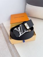 品名： Lv..路易..威登腰带皮带原单 型号：挂扣，经典纯钢材质镶钻挂扣，头层牛皮，图片实物拍摄 材料：头层牛皮，挂扣系列，纯钢材质扣头，钯镀电镀工艺永不掉色